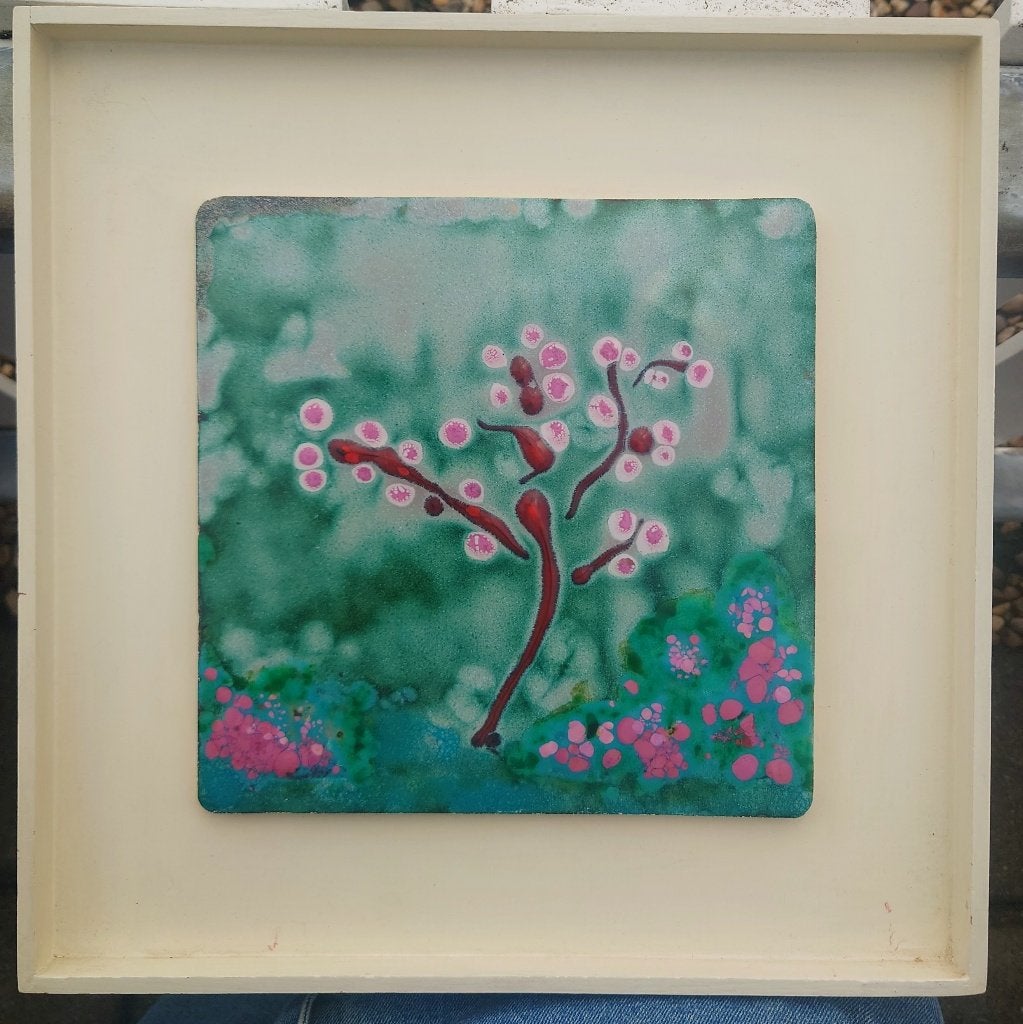 Bloeiende Perzik 1985,  emaille op tegel, monogram, Antiek en Kunst, Kunst | Schilderijen | Klassiek, Ophalen of Verzenden