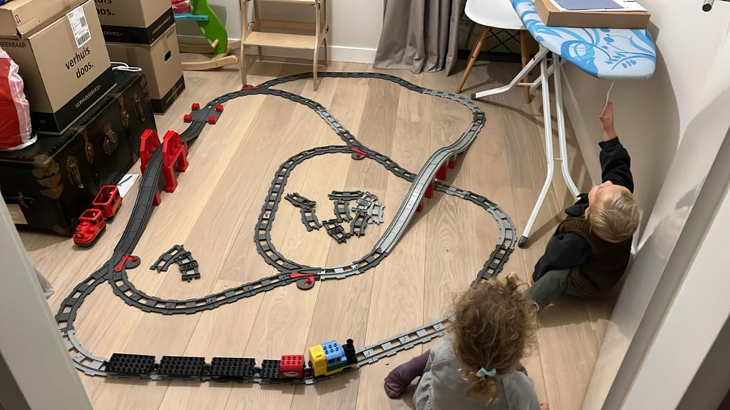 Grote Lego Duplo Treinset met 2 Treinen en Veel Rails, Ophalen of Verzenden, Zo goed als nieuw, Duplo, Inclusief accessoires