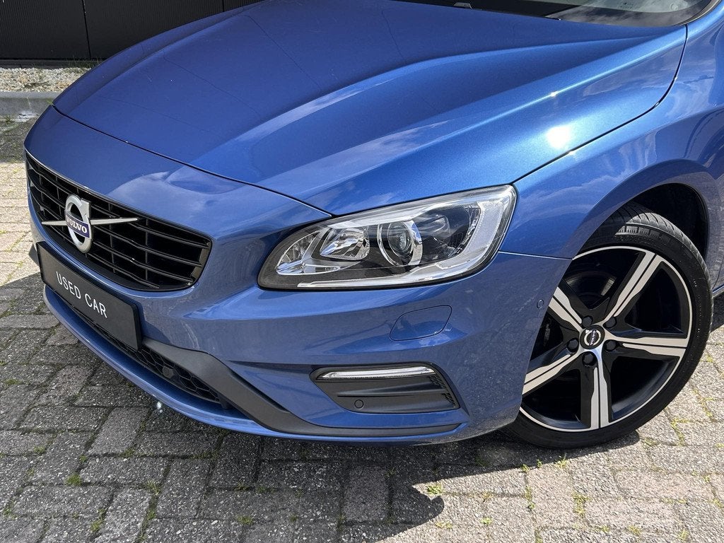 Volvo V60 2.0 T4 Business Sport Luxury line/ schuifdak/ park, Gebruikt, Euro 6, 1969 cc, Blauw