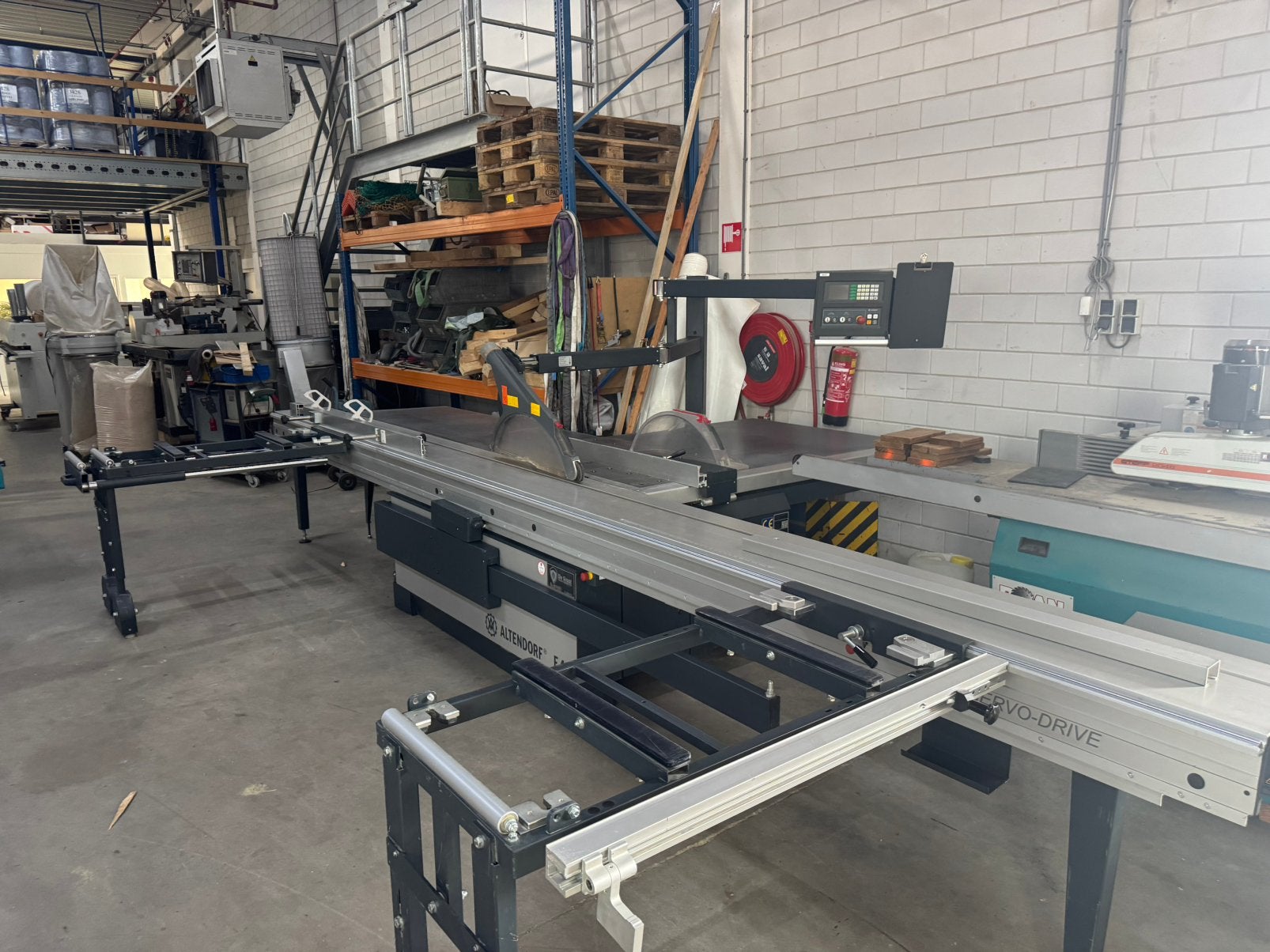 Altendorf speciaal zaag 6m 2x 45 gr. servo drive, Zakelijke goederen, Machines en Bouw | Houtbewerking, Ophalen