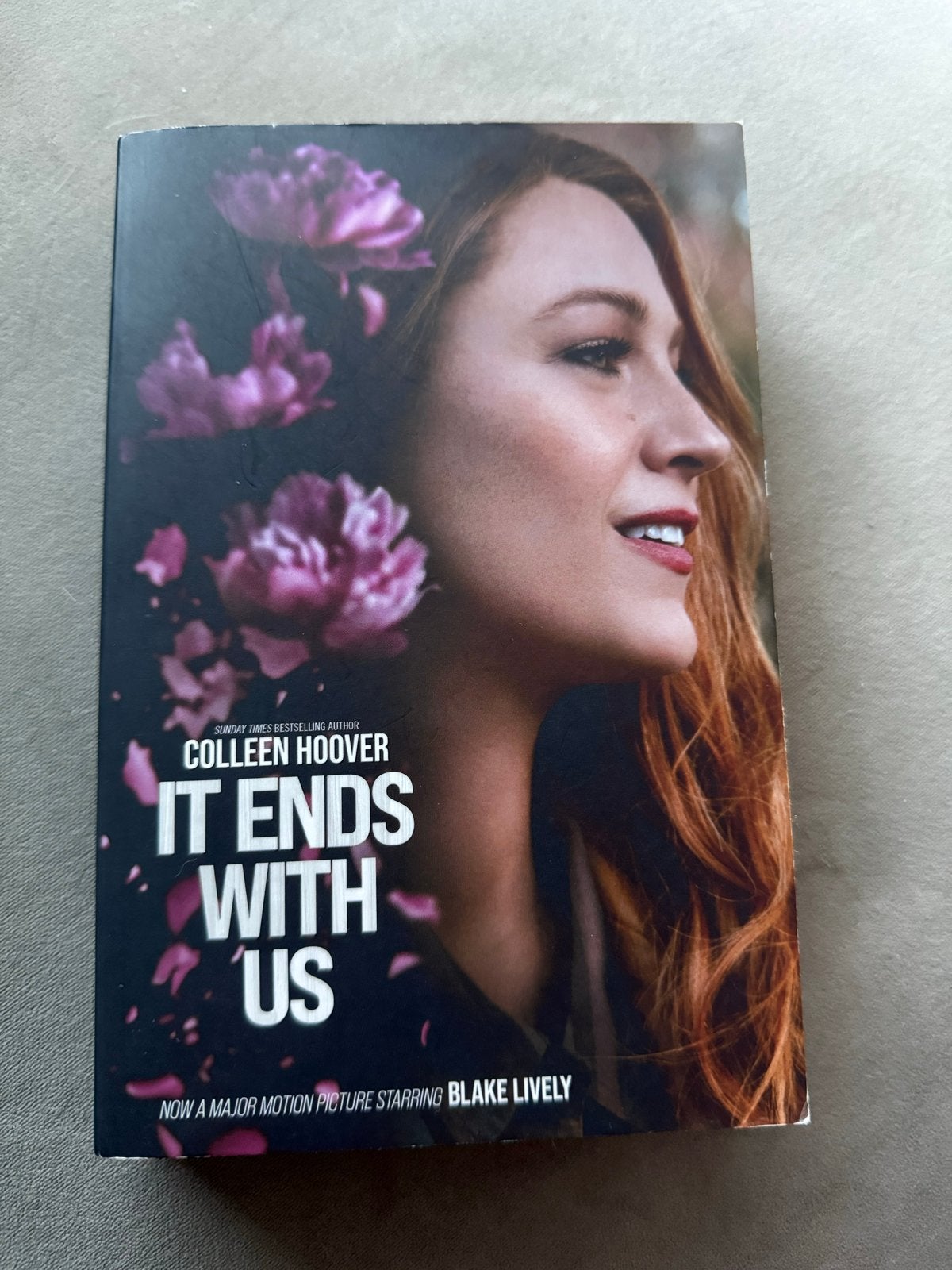It Ends With Us (ENG) - Colleen Hoover (Engels), Ophalen of Verzenden, Nieuw, Wereld overig