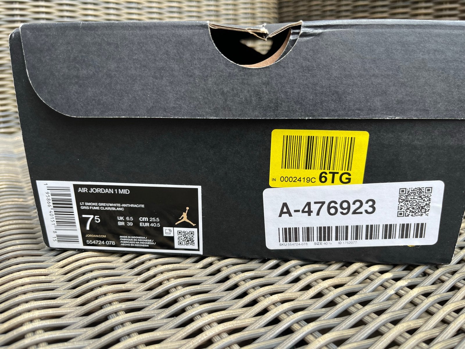 Nike Air Jordan 1 Mid - Maat 40.5, Ophalen, Gedragen, Overige kleuren, Sneakers of Gympen