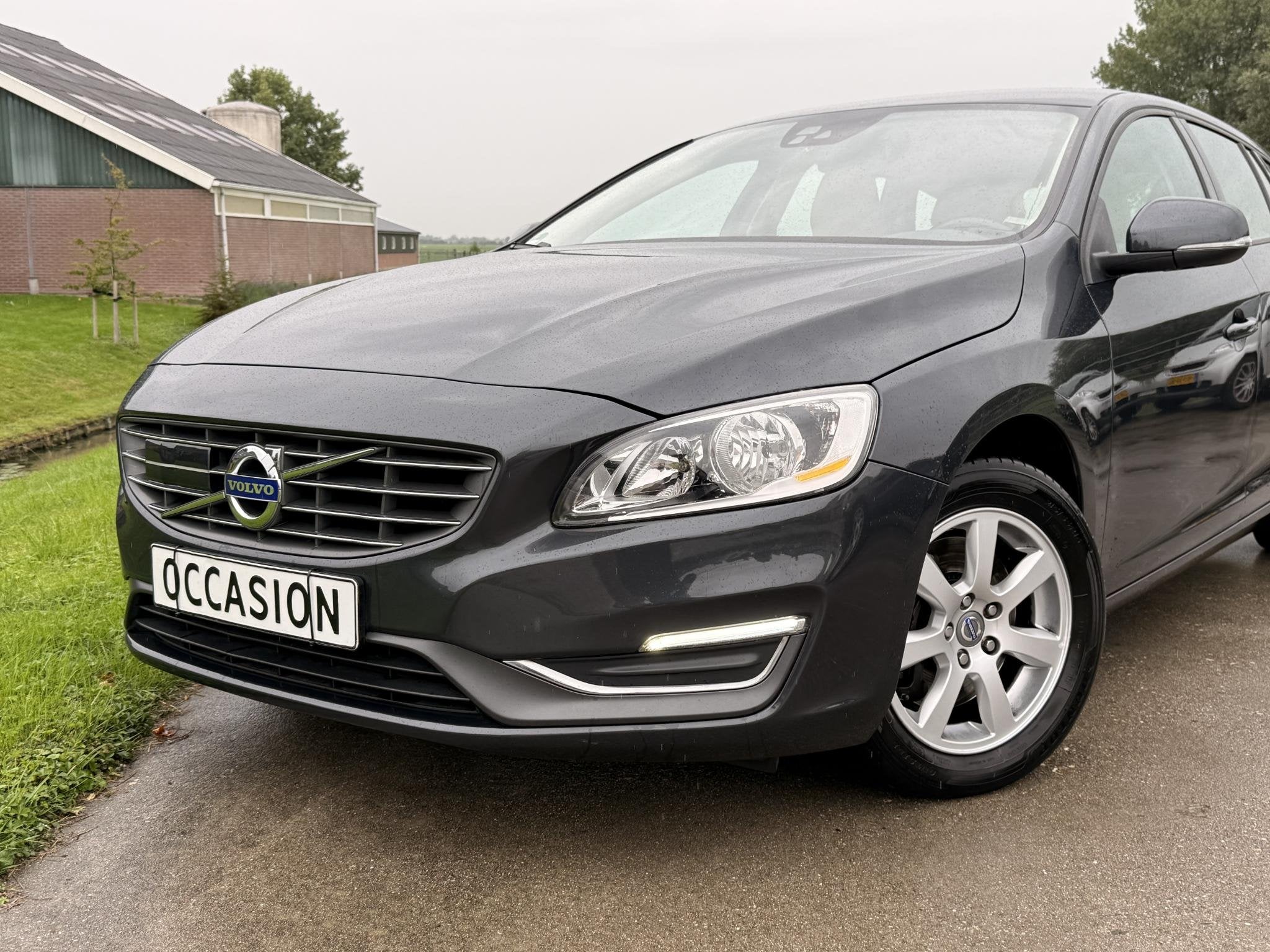 Volvo V60 2.0 T5 Kinetic RIEM V.V. | ADAPT. CRUISE | TREKHAA, Auto's, Stof, Gebruikt, Euro 6, 4 cilinders