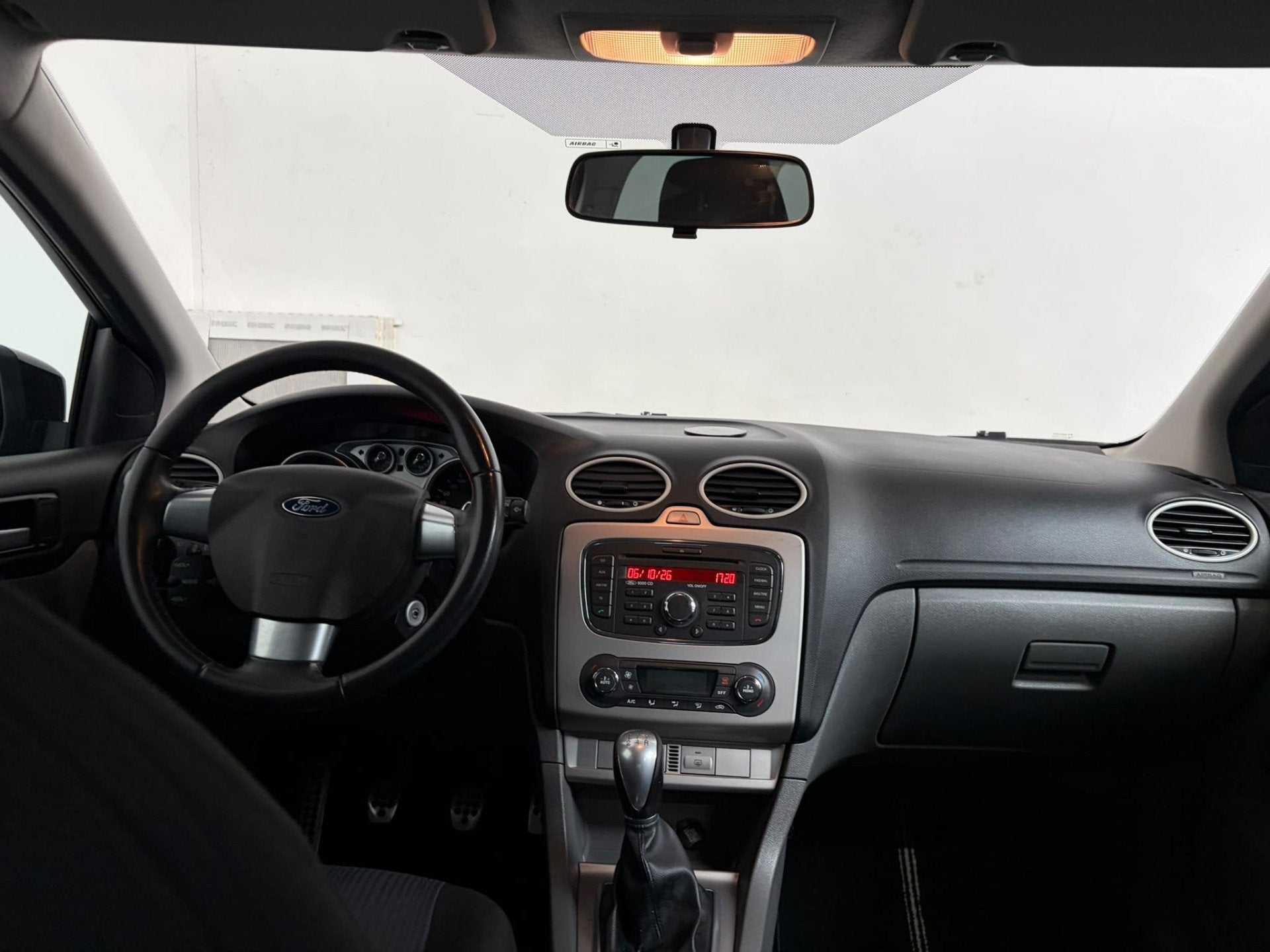 Ford FOCUS Wagon 1.6 Comfort. Trekhaak! (bj 2010), Auto's, Gebruikt, 4 cilinders, 635 kg, Zwart