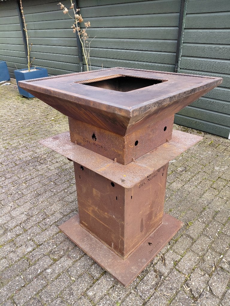 Del Nord BBQ grill plaat - Robuuste Cortenstaal Buitenhaard, Tuin en Terras, Houtskoolbarbecues, Ophalen, Gebruikt, Met accessoires