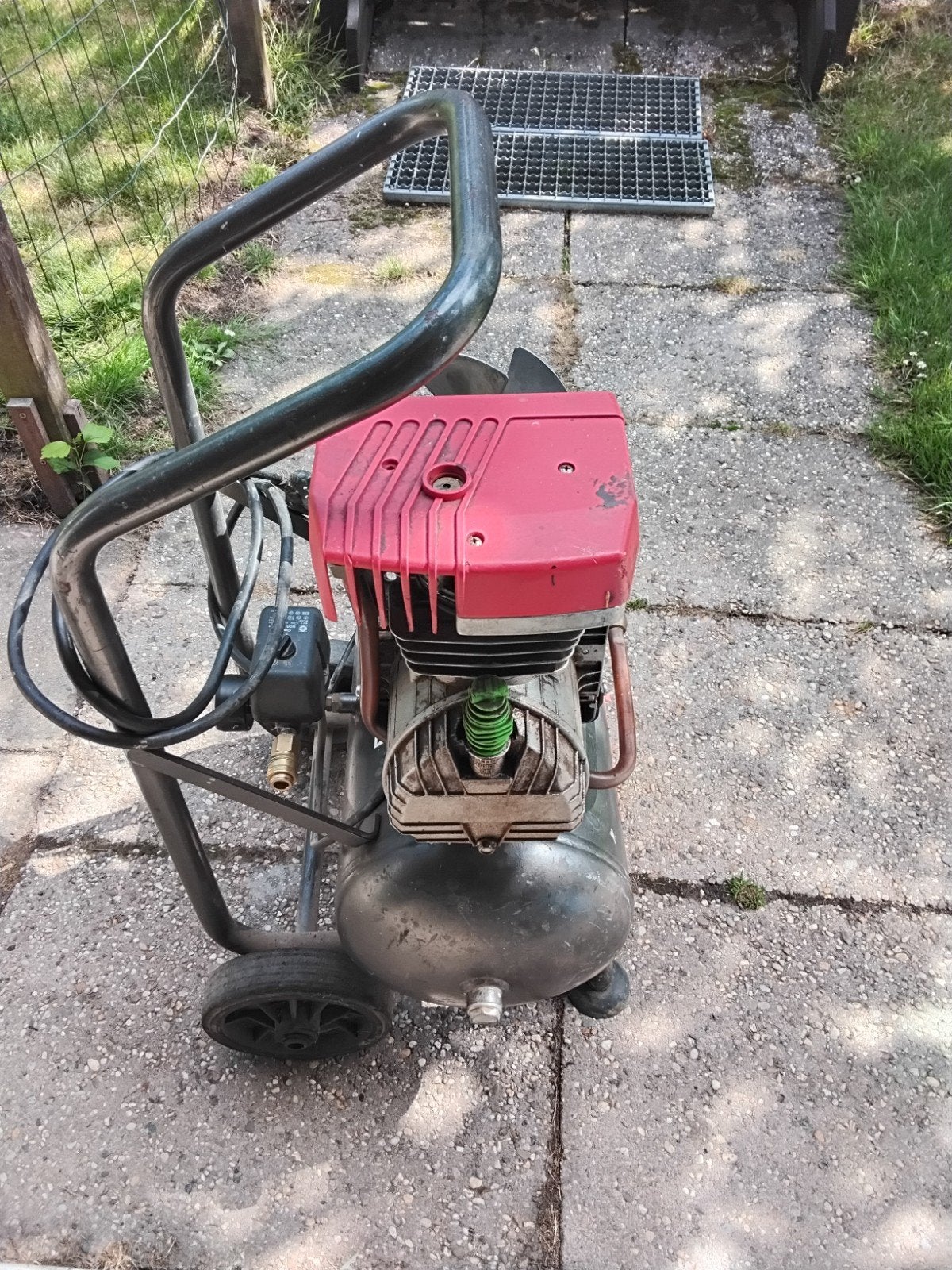 Gebruikte Poppers Compressor - Mobiel en Krachtig, Doe-het-zelf en Verbouw, Ophalen, Gebruikt, 6 tot 10 bar, 25 tot 100 liter