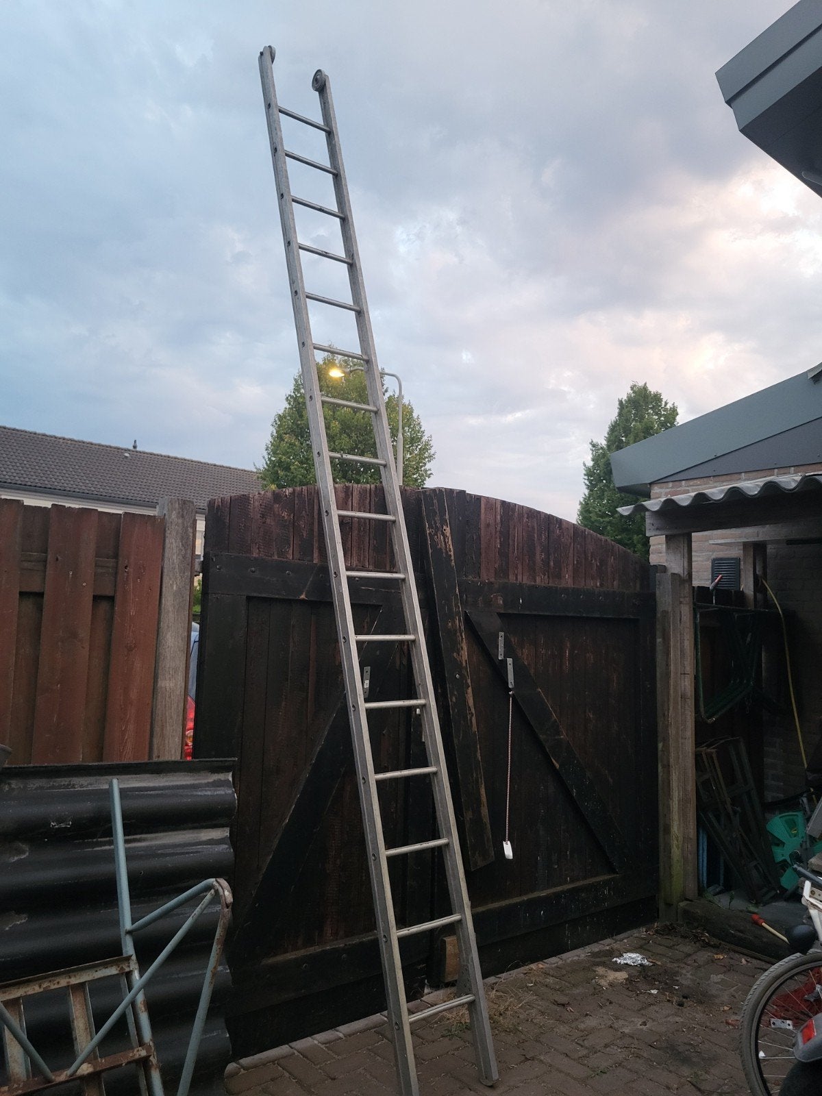 nette ladder 4,5 meter, Doe-het-zelf en Verbouw, Ladders en Trappen, Ophalen, Zo goed als nieuw, 4 meter of meer