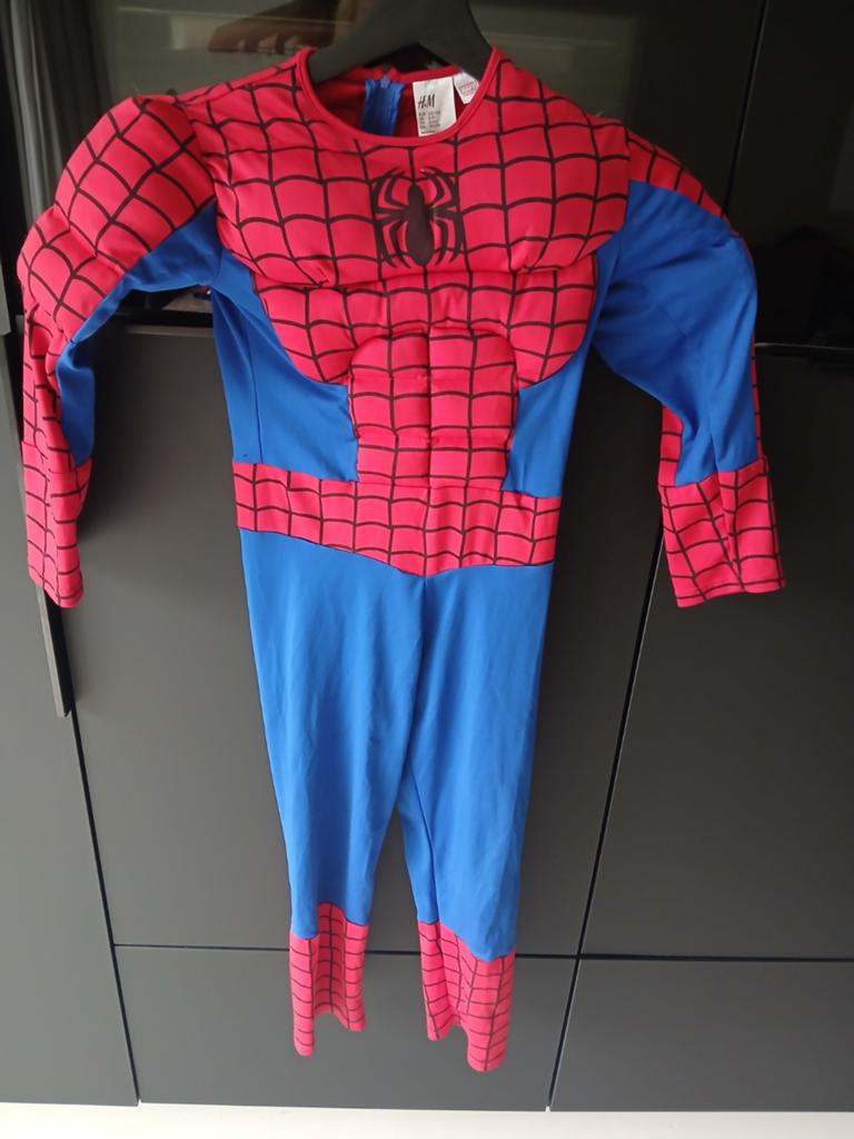 Spiderman pak 122-128 H&M, Ophalen of Verzenden, Zo goed als nieuw, 122 t/m 128, Jongen