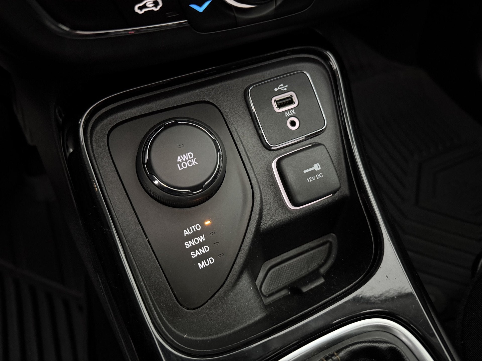 Foto 26 van Jeep Compass 1.4 MultiAir Limited 4x4 170PK | Pano | Beats A