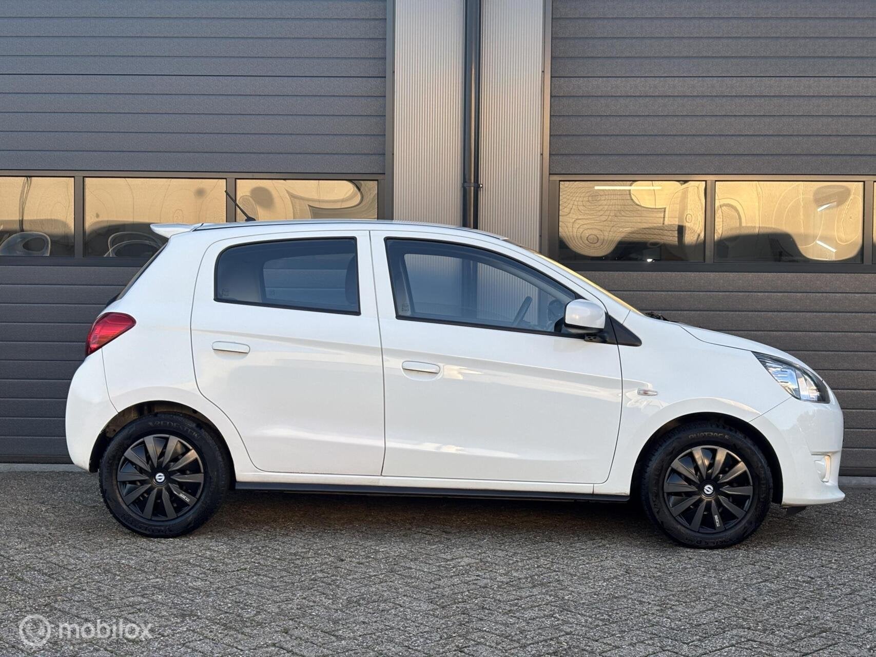 Mitsubishi Space Star 1.0 Entry Uitvoering // 113 Dkm, Auto's, Voorwielaandrijving, Euro 5, Emergency brake assist, Wit