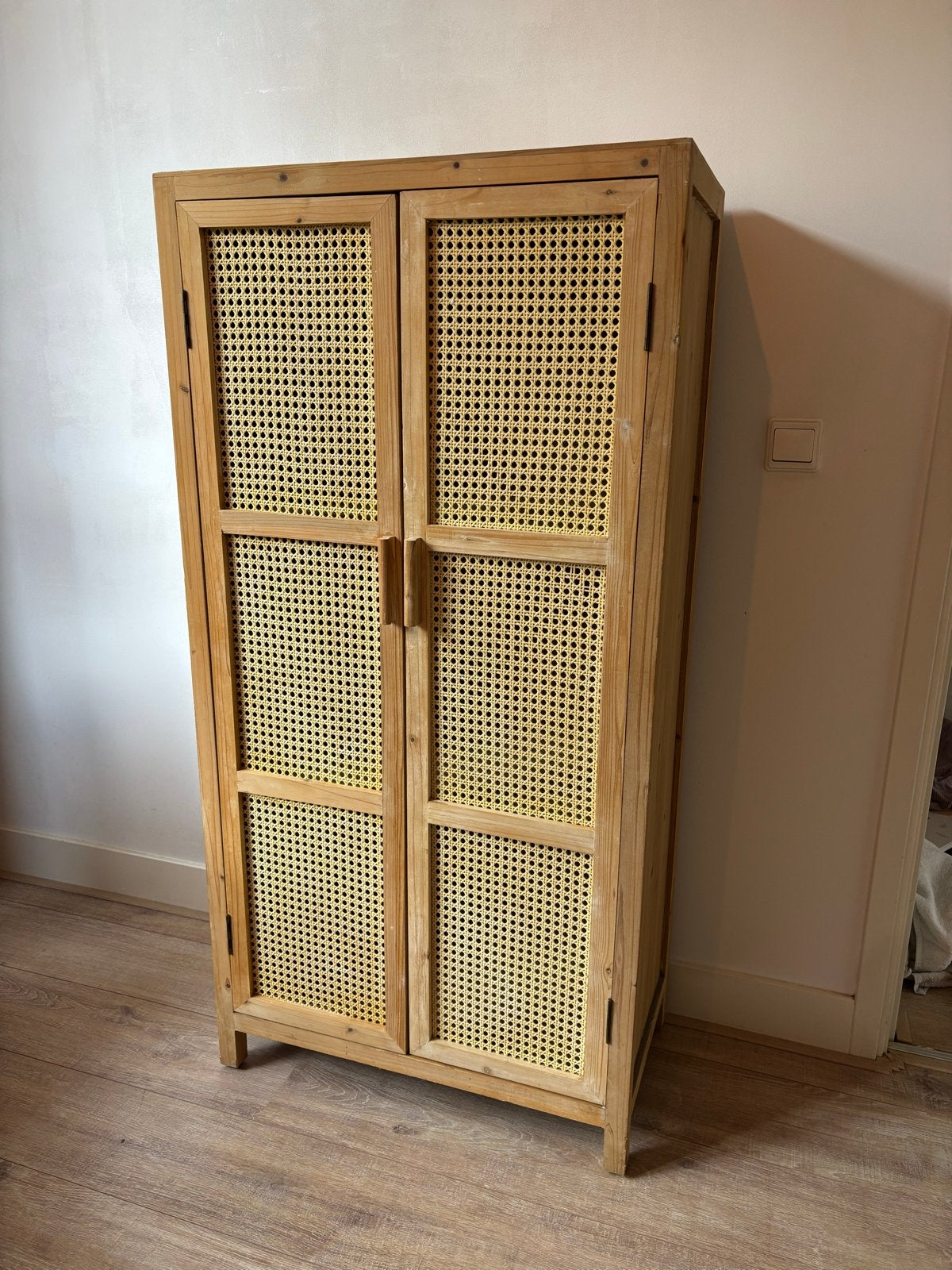 Xenos Rotan Kast - Zo goed als nieuw, Huis en Inrichting, Ophalen, Zo goed als nieuw