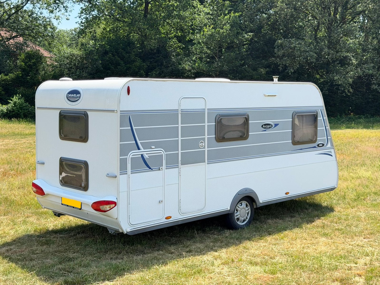 Caravelair 486 STAPELBED 2013 Voortent/Nieuwe banden/Topstaa, Caravans en Kamperen, Caravans, Schokbreker, Treinzit, Particulier