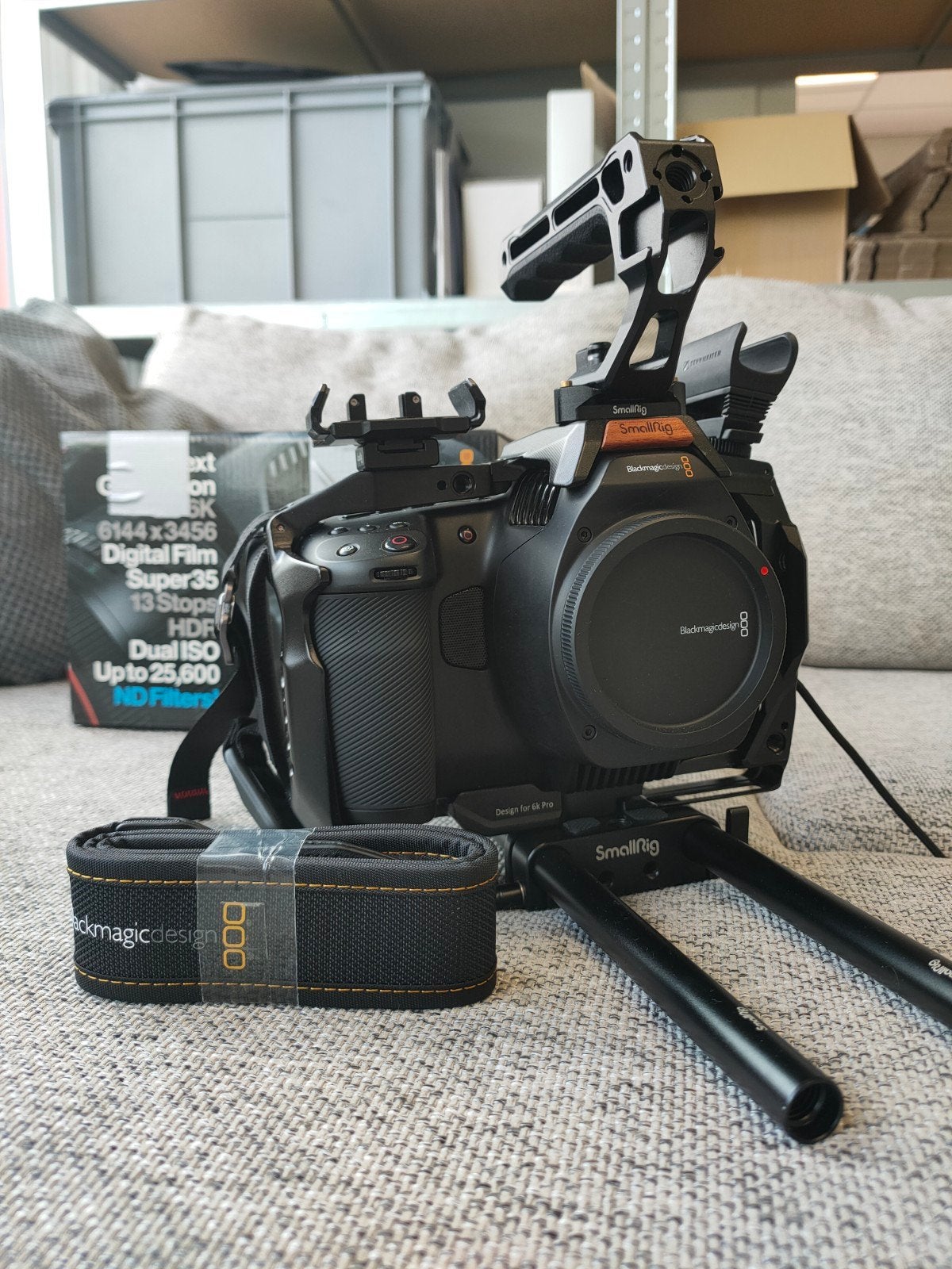 Blackmagic Pocket Cinema Camera 6K Pro met extras, Audio, Tv en Foto, Videocamera's Digitaal, Overige soorten, Zo goed als nieuw