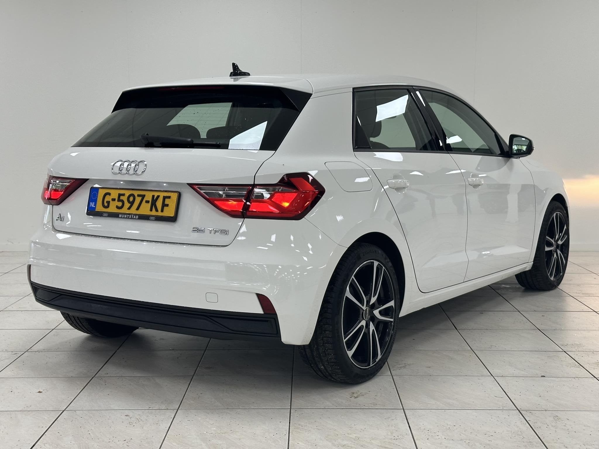 Audi A1 Sportback 25 TFSI Pro Line APPLE CARPLAY/ANDROID AUT, Auto's, Stof, 95 pk, Met garantie (alle), Origineel Nederlands