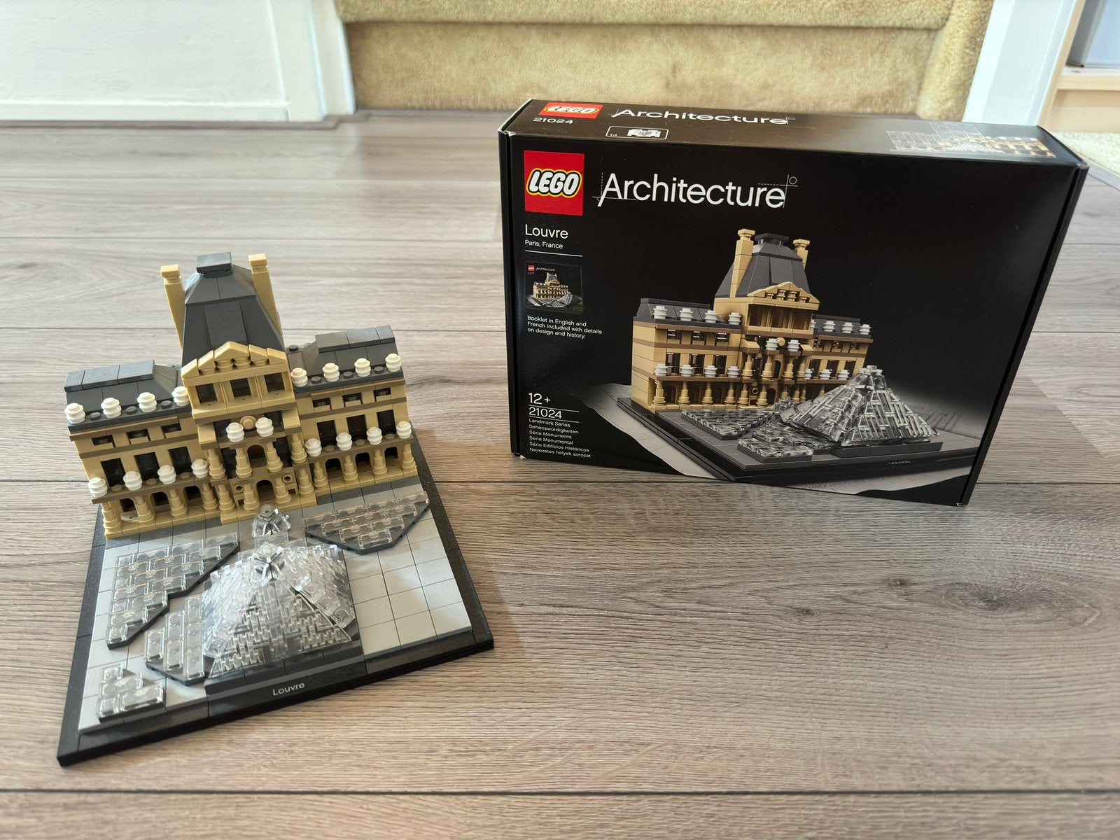 Lego 21024 louvre parijs architecture compleet zeldzaam, Lego, Ophalen of Verzenden, Compleet, Complete set