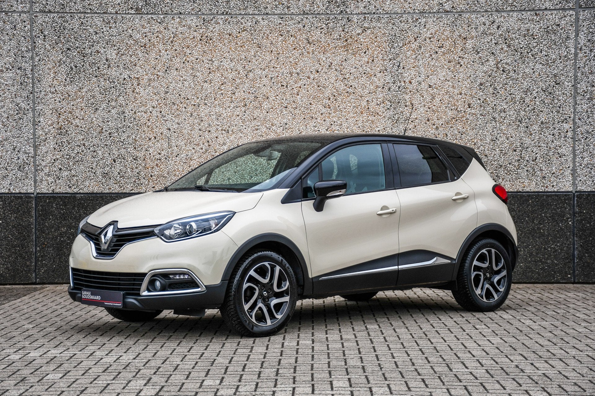 Renault Captur 0.9 TCe Dynamique (bj 2013), Auto's, Renault, Voorwielaandrijving, Stof, Gebruikt, Zwart