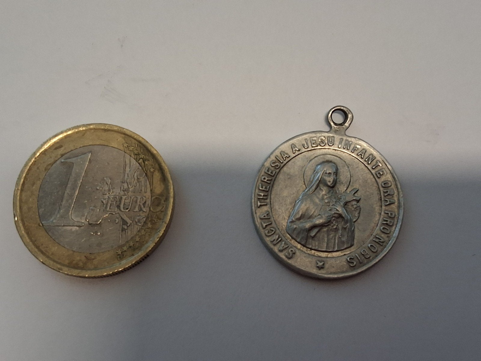 Antieke Medaille Heilige Theresia van Lisieux, ca. 1910, Antiek en Kunst, Ophalen of Verzenden