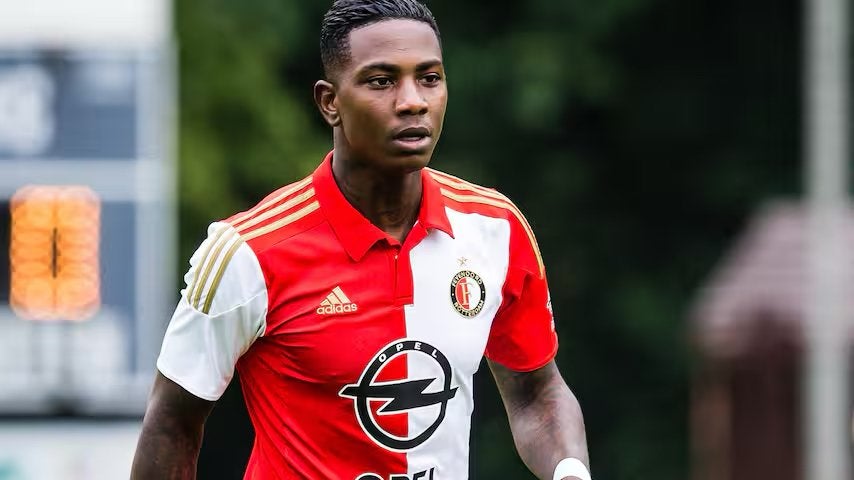 GEZOCHT: Feyenoord shirt Elia met gouden accenten, Seizoenskaart, Eén persoon