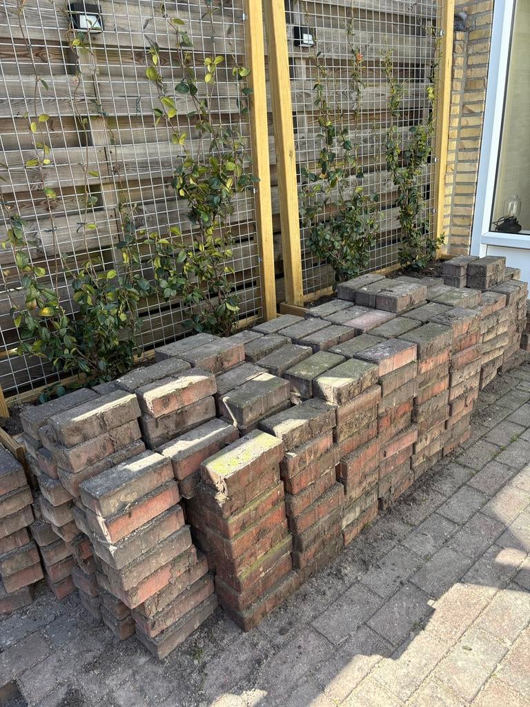 GRATIS: klinkers rood voor tuin of oprit, Tuin en Terras, Tegels en Klinkers, Ophalen, Gebruikt, Klinkers, 10 m² of meer