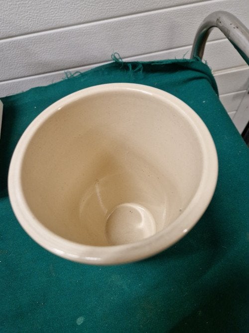 Bloempot creme gelakt, Ophalen of Verzenden, 'T Olde Gre-j, Info@toldegrej.nl, Endepoelstraat 20f Didam