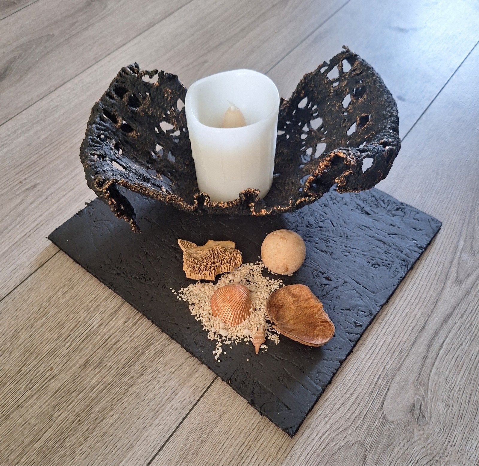 Handgemaakt decoratief sfeerstuk met schelpen, Ophalen of Verzenden, Nieuw, Zwart, Overige materialen