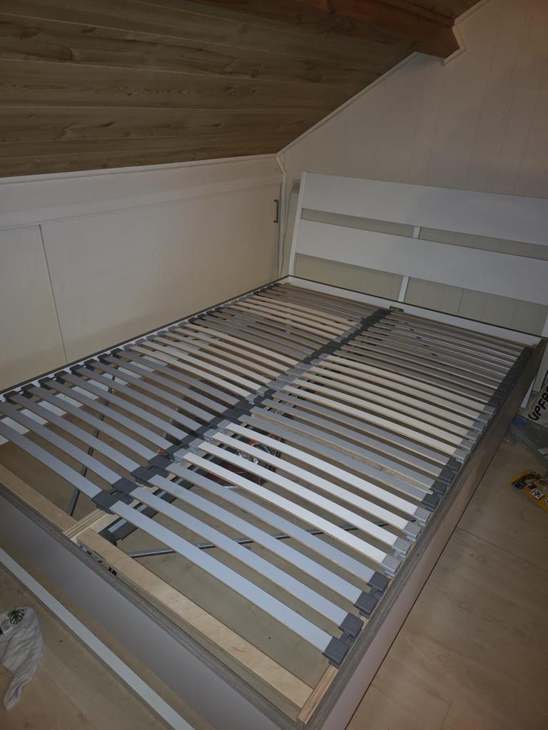 Ikea Trysil bed 140x200 in goede staat, Ophalen, Wit, Tweepersoons, 140 cm