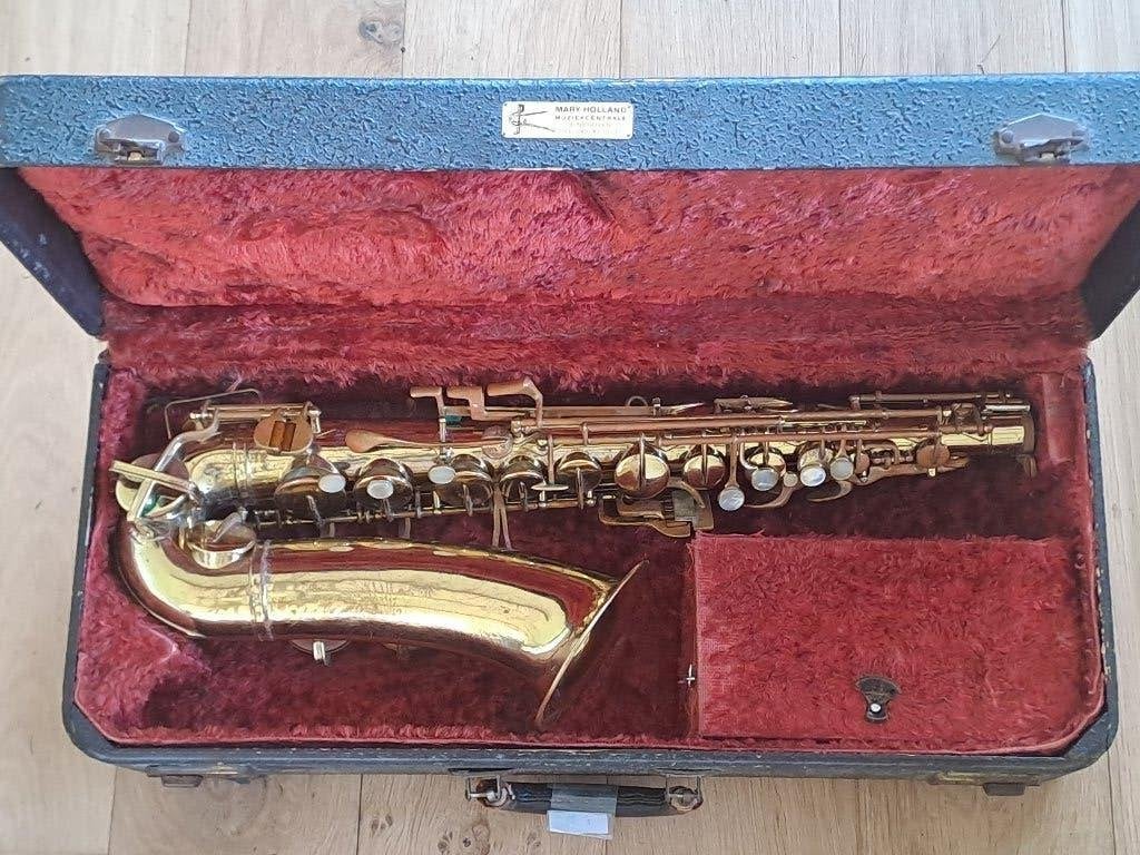 Buescher Aristocrat III altsaxofoon, Ophalen of Verzenden, Gebruikt, Alt, Met koffer
