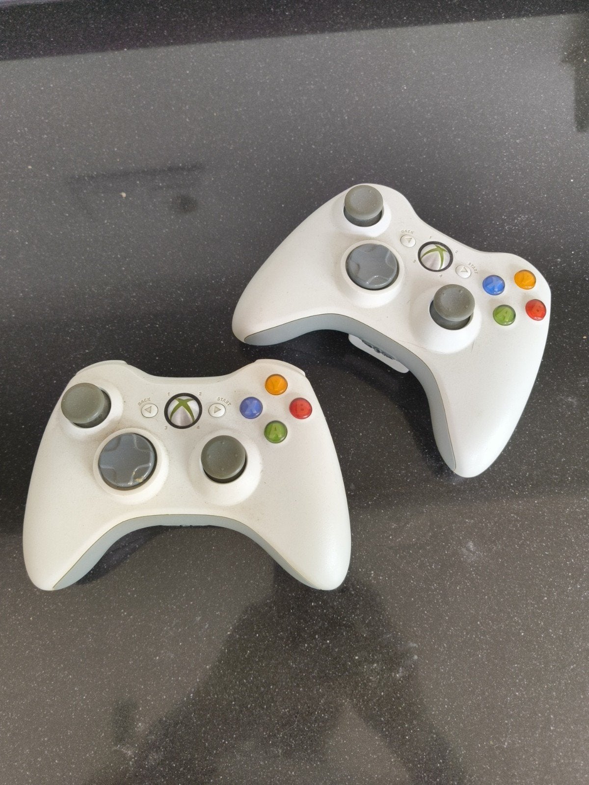 2x Xbox 360 controllers - Draadloos, Gebruikt, Ophalen of Verzenden, Controller, Xbox 360