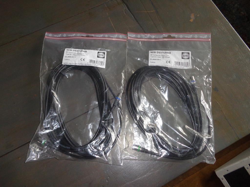 J21-NIEUW 2 kabels 5 mtr WISI DS37U0500 RF Connection Cable, Ophalen of Verzenden, Nieuw