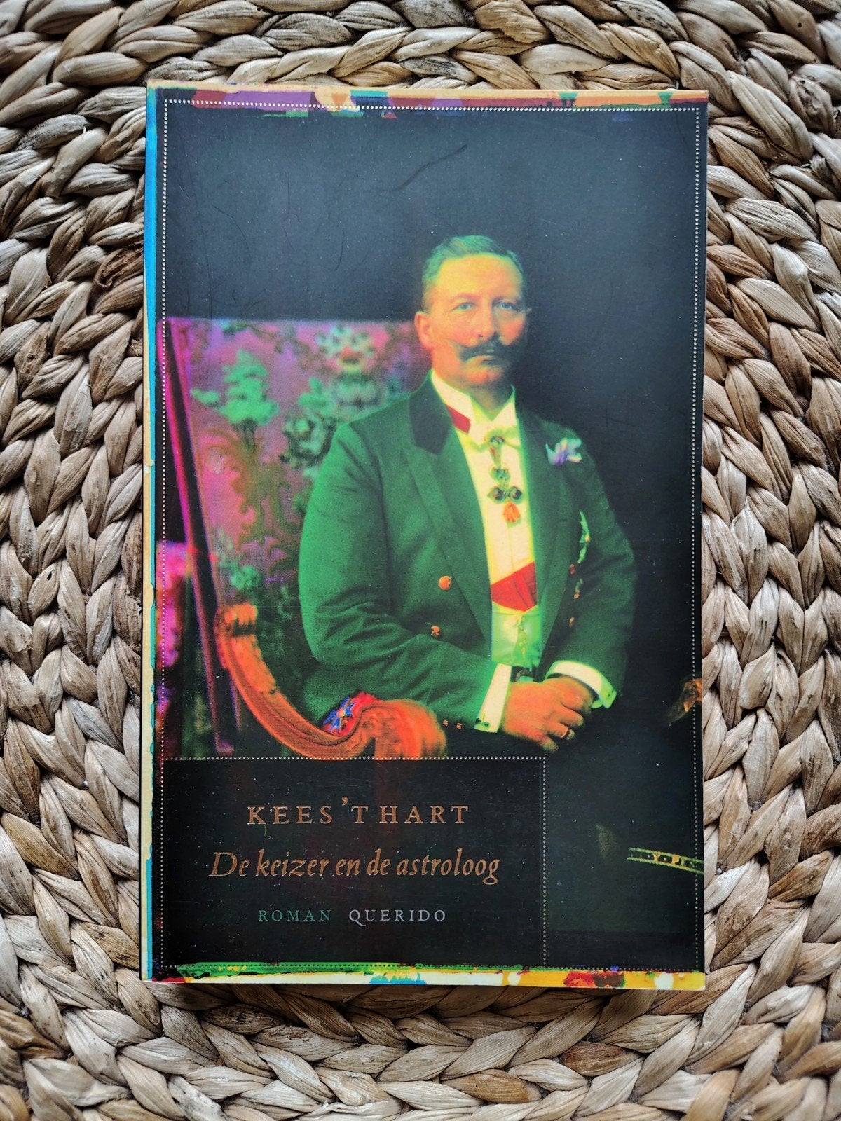 Kees 't Hart - De keizer en de astroloog, Ophalen of Verzenden, Zo goed als nieuw