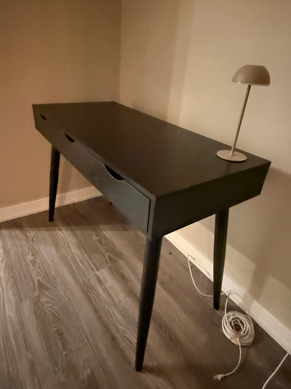 Zwart bureau van Leen Bakker, Huis en Inrichting, Zwart, Gebruikt, Met lades, Ophalen of Verzenden