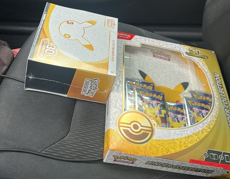 Pokémon Celebrations Elite Trainer Box & Binder Collection, Ophalen, Nieuw, Overige typen