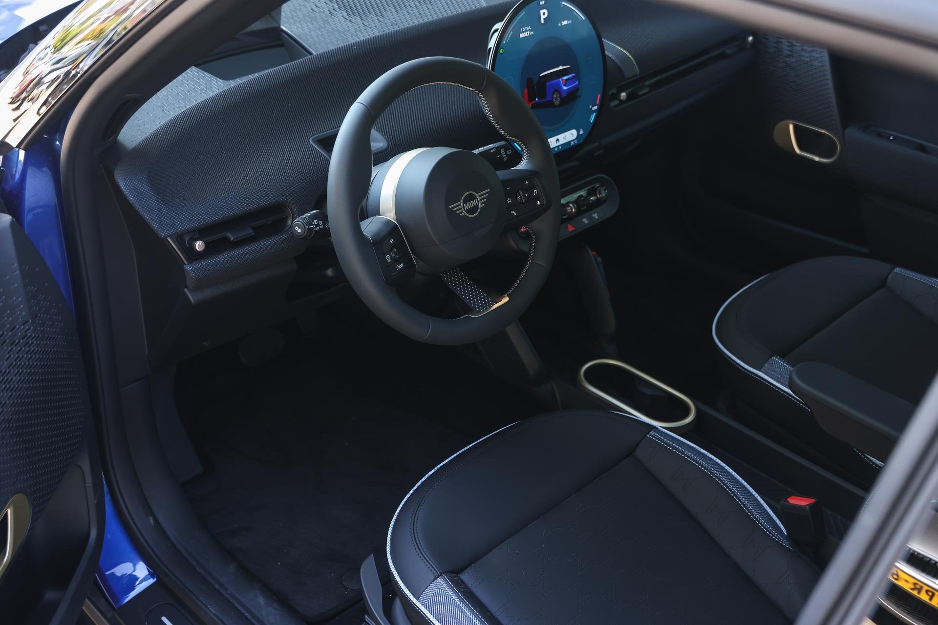 MINI Hatchback Cooper SE / Classic / Pakket M / 17 inch Para, Dealer onderhouden, Stof, Stoelverwarming, Zwart
