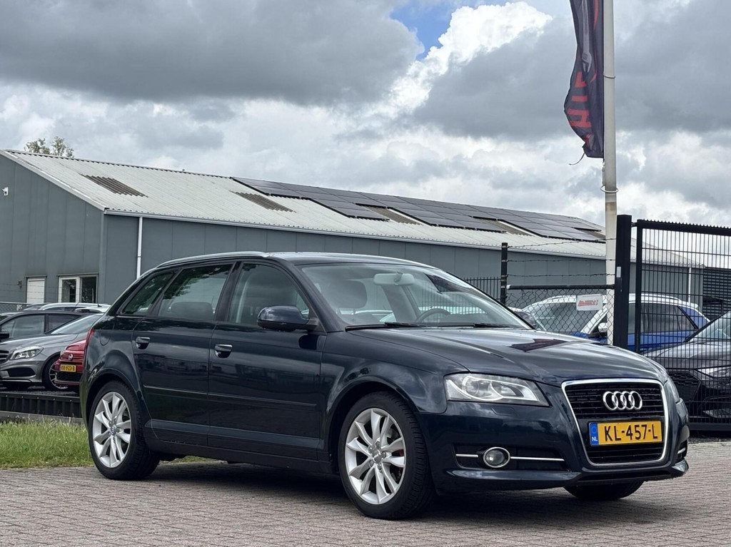 Audi A3 Sportback 1.2 TFSI Attraction Pro Line Business trek, Auto's, Audi, Euro 5, Gebruikt, 4 cilinders, Blauw