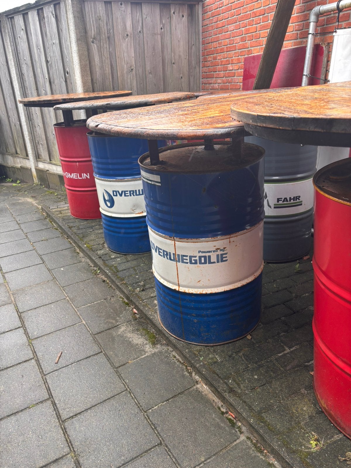 Statafels van Olievaten, Ophalen, Zo goed als nieuw
