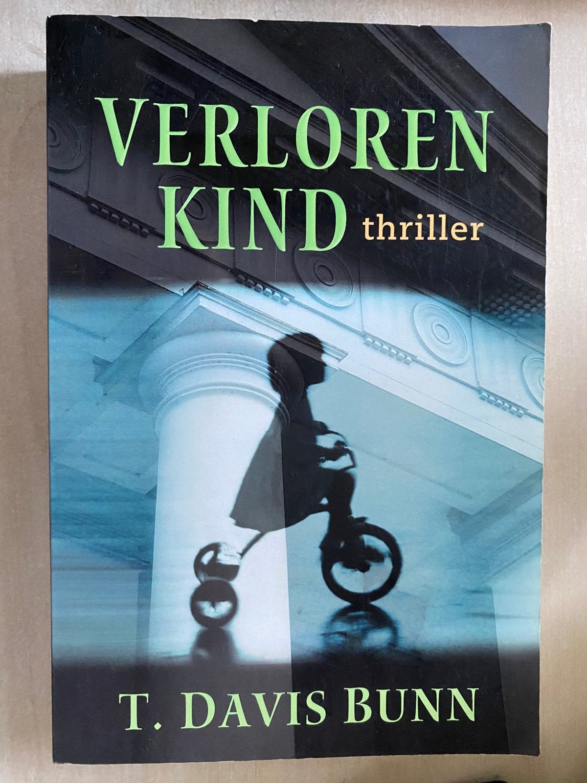 Verloren kind (T. Davis Bunn), Ophalen of Verzenden, Gelezen