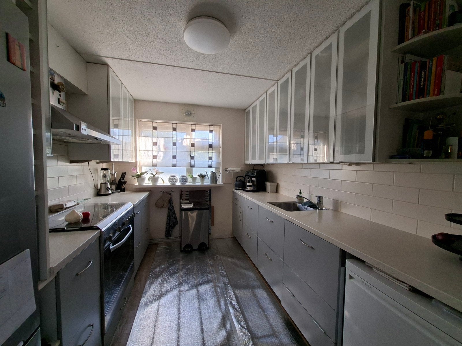 Grijze keuken met glasdeuren en veel lades, Ophalen, Gebruikt, Grijs
