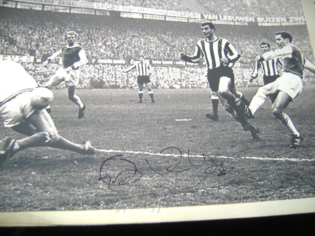 Ove Kindvall met handtekening Feyenoord scoort tegen sparta, Verzamelen, Ophalen of Verzenden, Zo goed als nieuw, Feyenoord