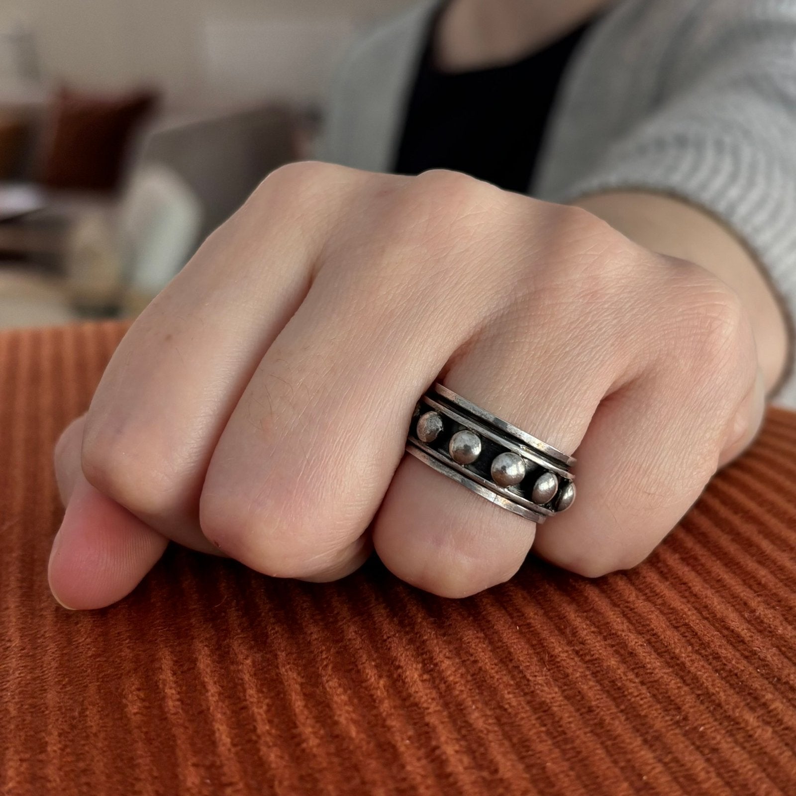 Zilveren draairing (925) met studs – anxiety/spinner ring, Ophalen of Verzenden, Zo goed als nieuw, Zilver, Dame