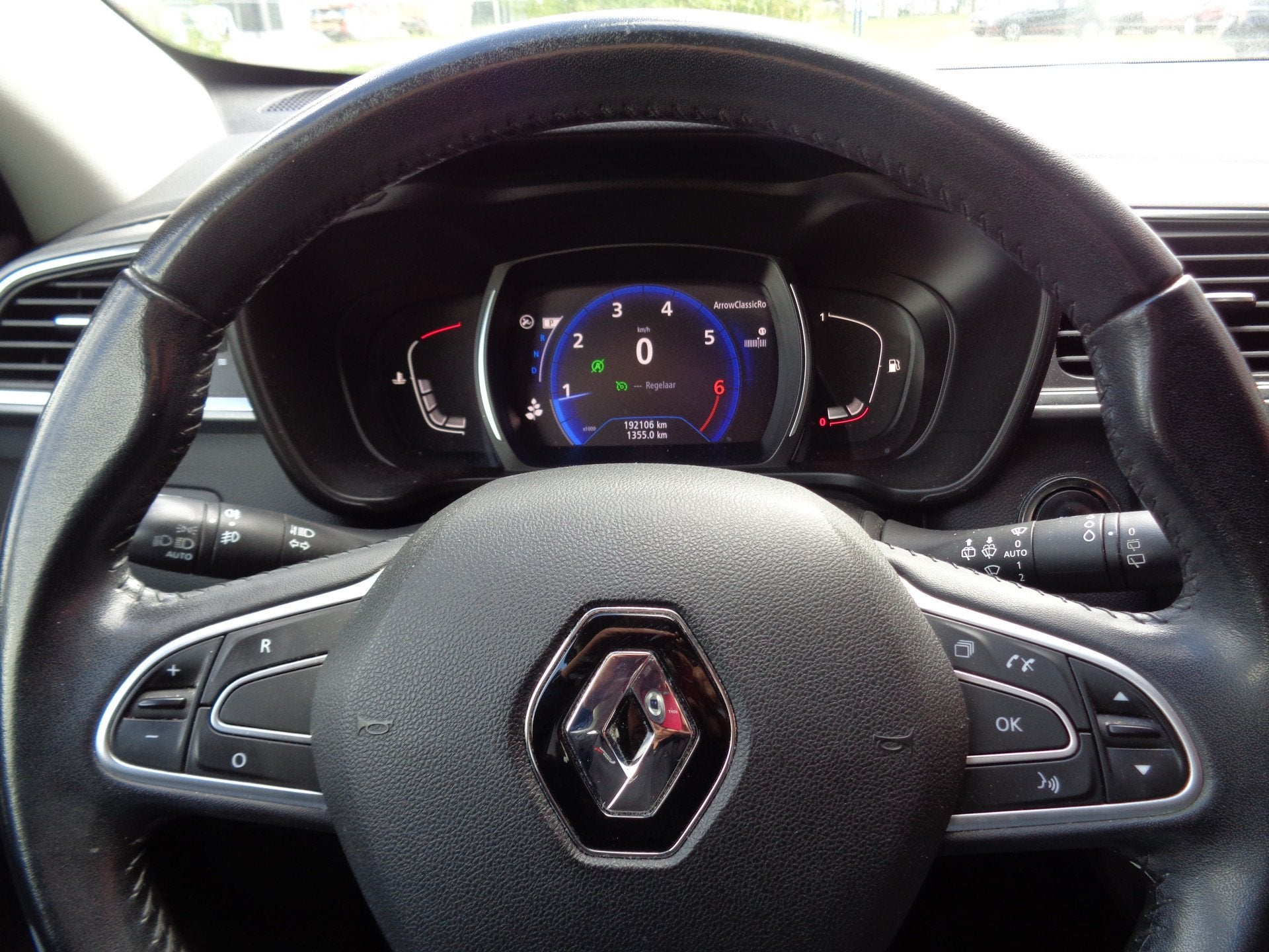 Renault Kadjar 1.2 TCe Zen 131PK Automaat Navi Clima Cruise, Auto's, Kadjar, Parkeersensor, Gebruikt, 4 cilinders