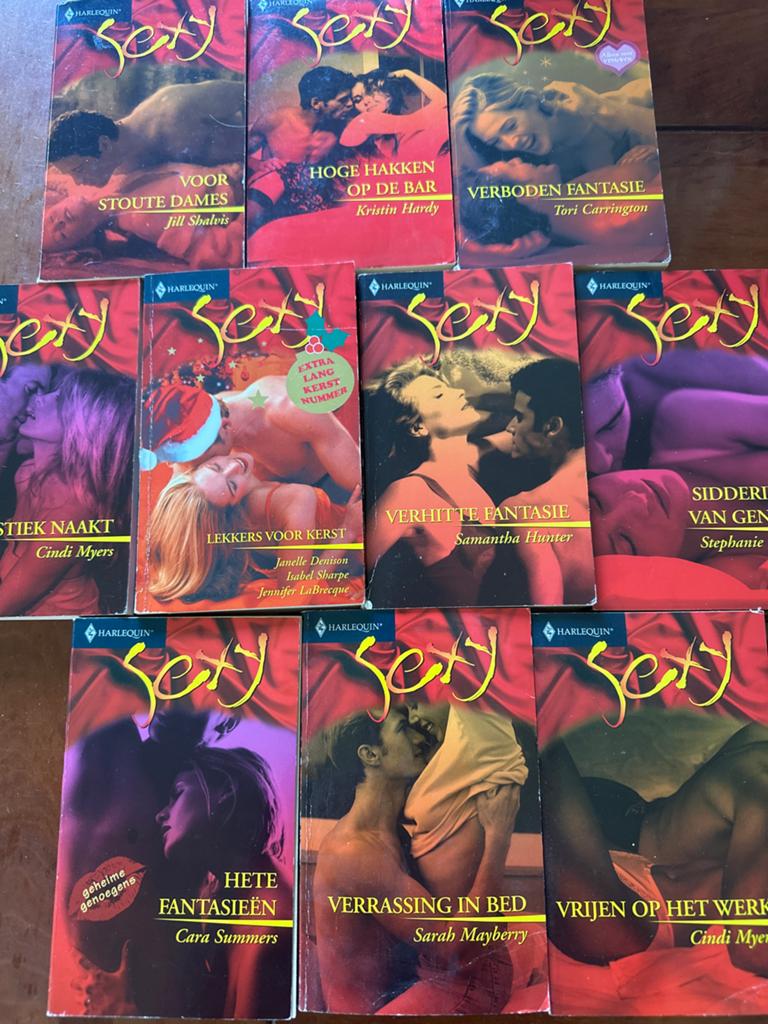 Harlequin Sexy boeken - 10-delige set, Ophalen of Verzenden, Gelezen, Nederland