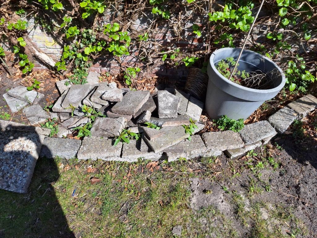 Stoeptegels gehalveerd en grindtegels - Gebruikt, Ophalen, Gebruikt, 5 tot 10 m², Beton