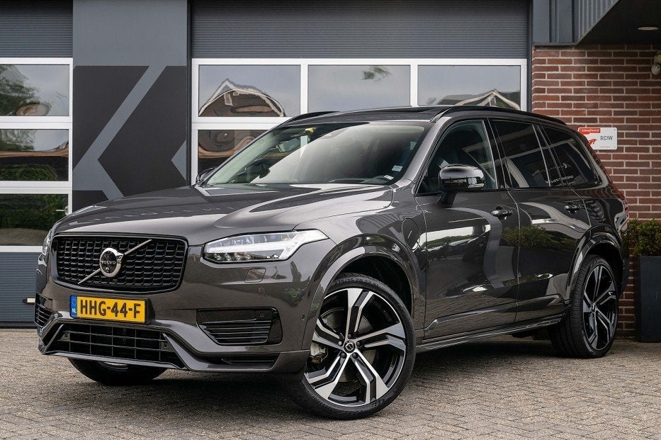 Volvo XC90 T8 Recharge AWD Ultimate Bright | Panorama | Luch, Auto's, Gebruikt, 4 cilinders, 1969 cc, 7 stoelen
