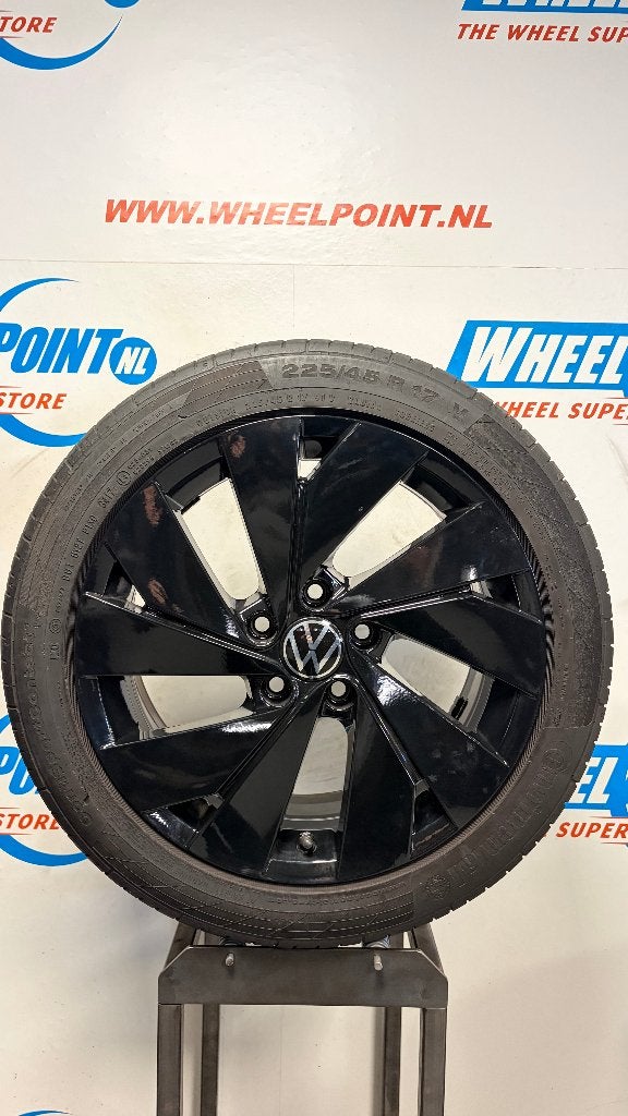 17'' Originele Volkswagen Golf velgen 5x112 zomerbanden, Gebruikt, Banden en Velgen, 17 inch, Ophalen of Verzenden