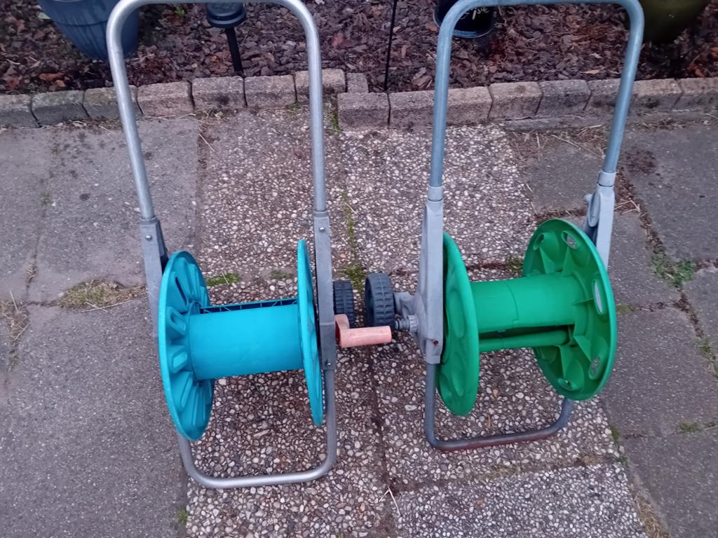 Twee tuin. Haspels  gardena en hazellock., Tuin en Terras, Tuinslangen, Ophalen, Gebruikt, Tuinslang
