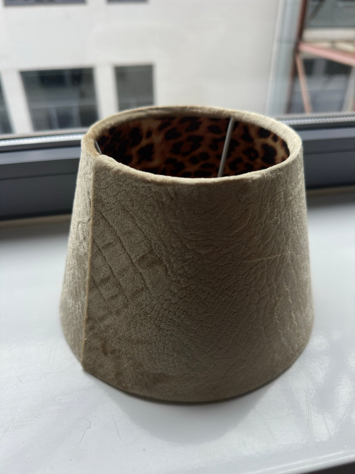 Leopard print lampenkap - Beige met dierenprint, Tafellamp, Beige, Rond, Ophalen of Verzenden