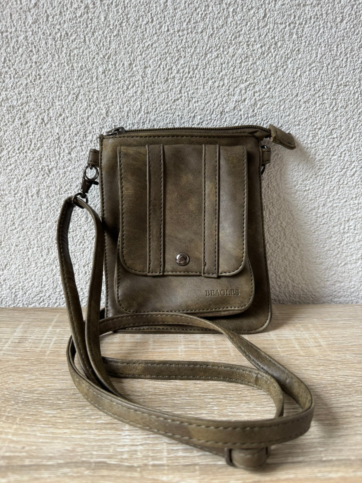Beagles schoudertasje / crossbody tas olijfgroen taupe, Ophalen of Verzenden, Zo goed als nieuw