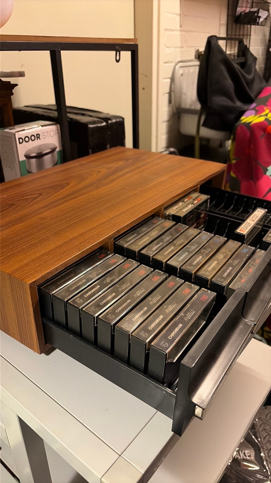 Cassettebandjes + Opbergbak, Ophalen, Zo goed als nieuw
