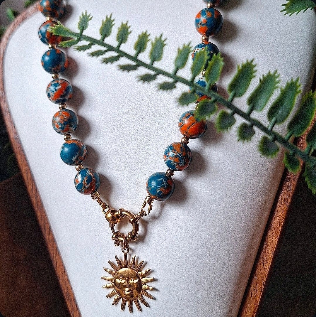 Natuurstenen ketting met zon hanger en RVS sluiting, Met hanger, Overige kleuren, Nieuw, Ophalen of Verzenden