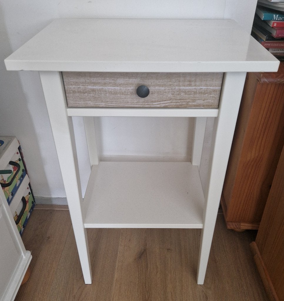 Nachtkastje wit hout Hemnes 46 x 35x h70 cm, Ophalen, Zo goed als nieuw, 45 tot 65 cm, 70 cm of meer